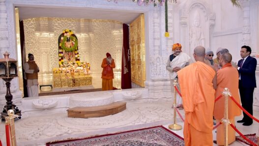 cm yogi in rammandir