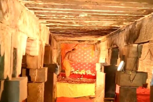 Clash over puja in Gyanvapi, Muslim side calls for bandh today
