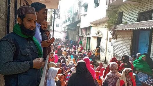 Locks hanging in 300 houses of Banbhoolpura Uttarakhand
