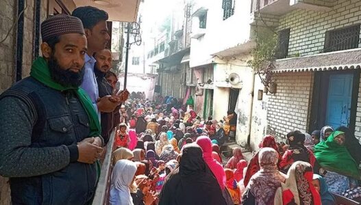 Locks hanging in 300 houses of Banbhoolpura Uttarakhand